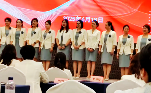 宝鸡市山东商会应邀参加金台区女企业家协会换届五周年庆典